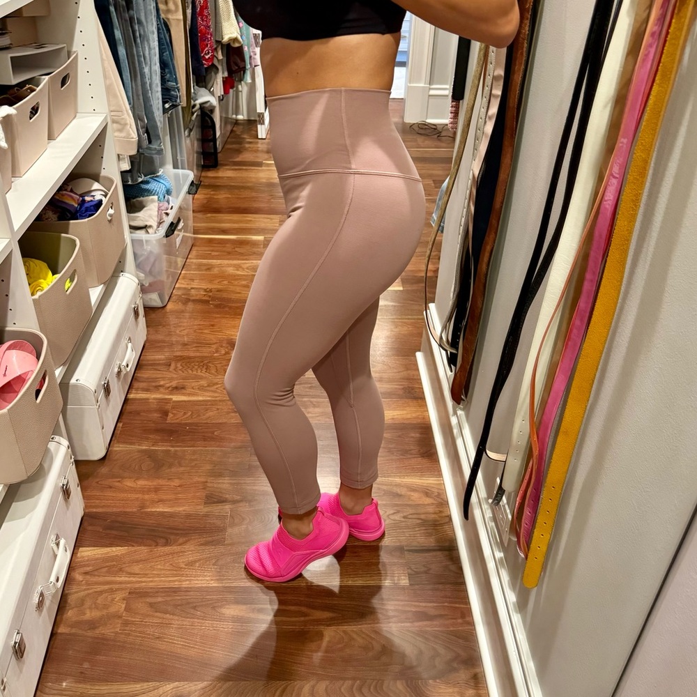 LULULEMON Align™️High Rise Crop 23” Size 6